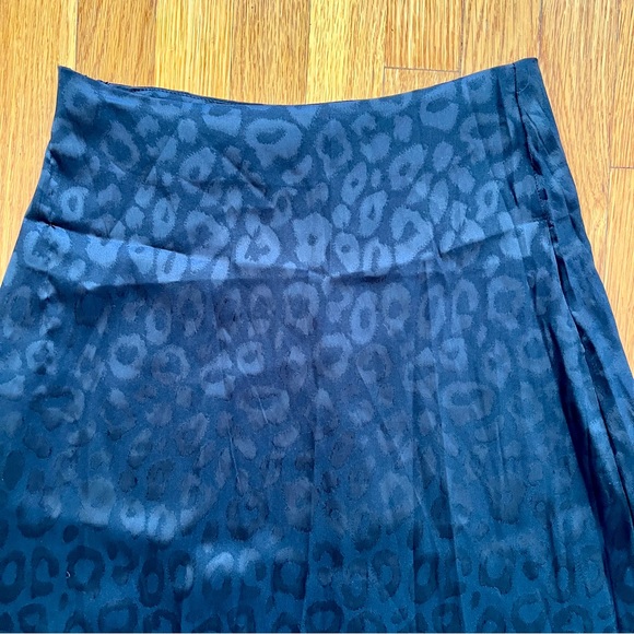 🎉HP🎉 Shein Black Leopard Print Skirt, Sz XS - Picture 2 of 3